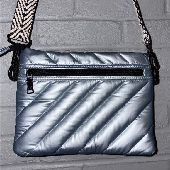 ๐ฆ Think Royln Diagonal Bum Bag. Pearl Gray/Ice Blue. Excellent Condition! - Picture 6 of 15